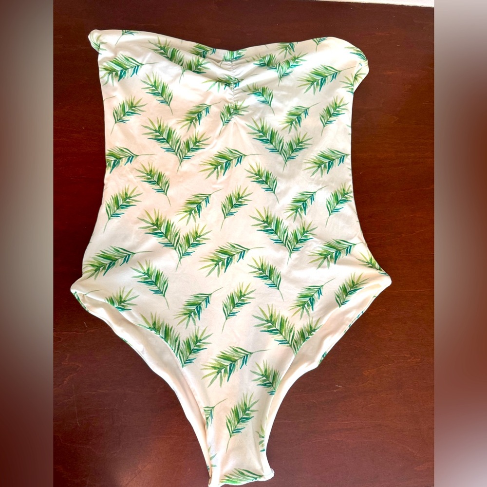 San Lorenzo reversible tub top.